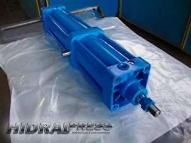 Manutenção de equipamentos pneumáticos Manutenção de equipamentos pneumáticos